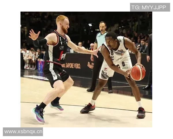 三球称赞克尼佩尔攻防俱佳明白在场上应做的正确决策